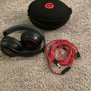 Beats by Dr. Dre Solo 2 On-Ear Wireless Headphones